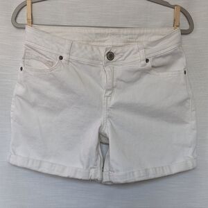 Maurices White Cuffed Shorts‎